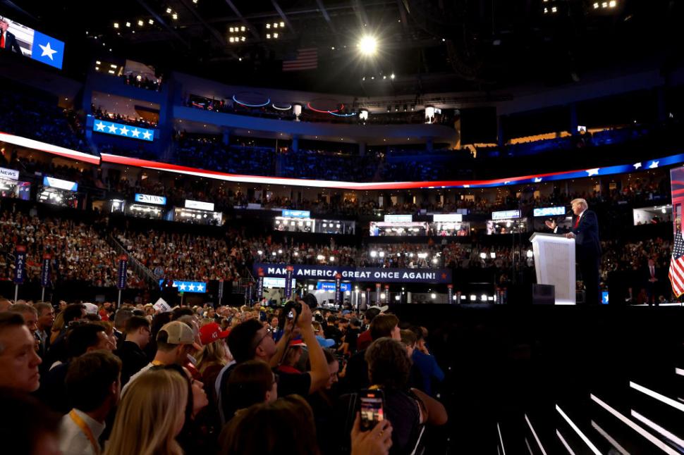 Convenția Republicană, în imagini. Hulk Hogan și-a rupt tricoul. Pe scenă a urcat și Tucker Carlson 913382