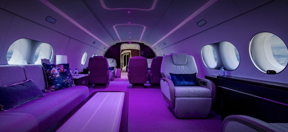 Avionul de petrecere din Dubai, pentru super-bogații lumii. Se închiriază pentru 15.000 de dolari pe oră 913720