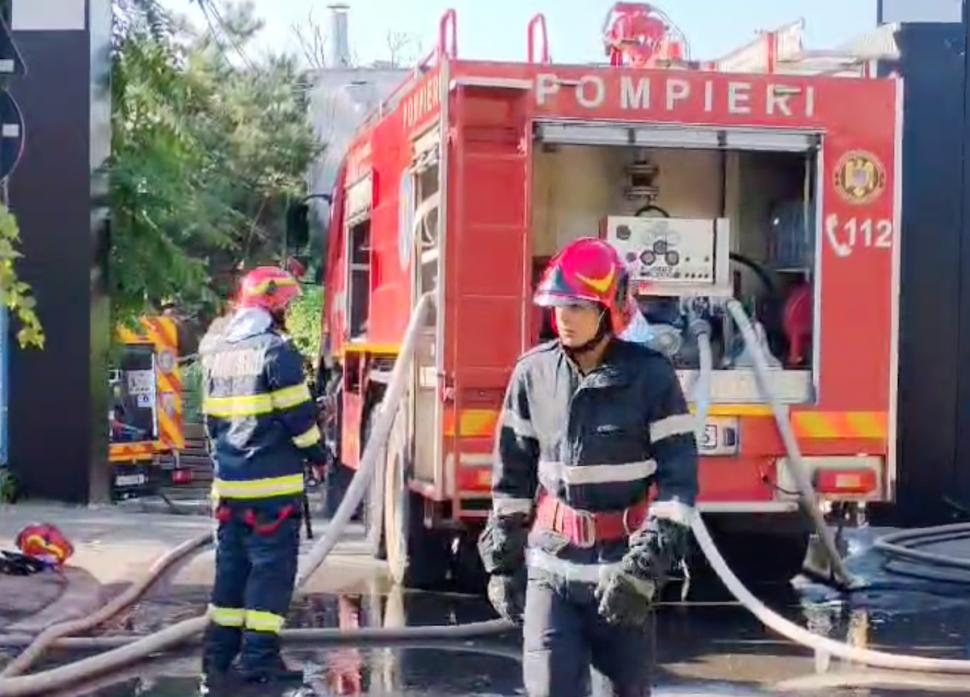 Incendiu puternic la un restaurant cunoscut din București  913765