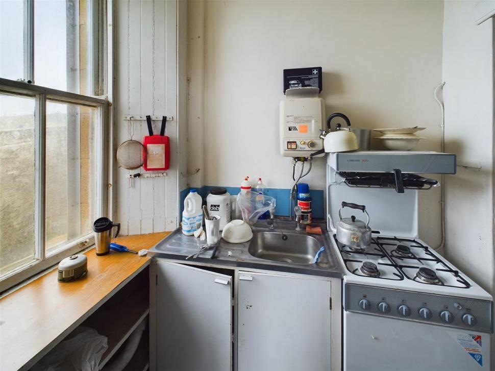 O casă cu 7 dormitoare din Scoția se vinde la prețul unui apartament. Un singur detaliu îi pune pe gânduri pe potențialii cumpărători 913861