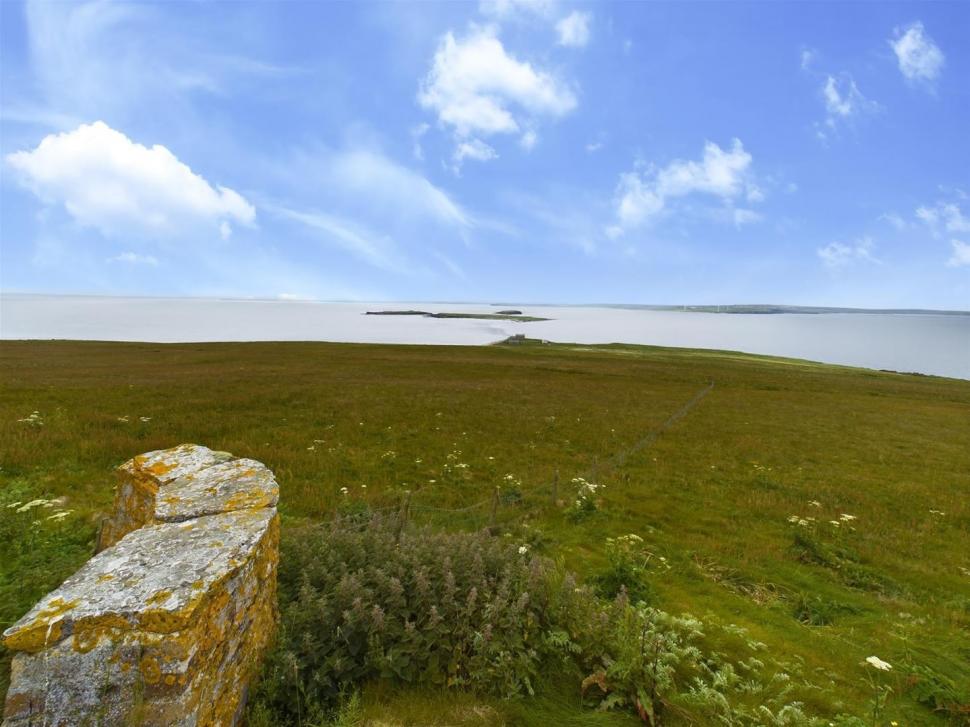 O casă cu 7 dormitoare din Scoția se vinde la prețul unui apartament. Un singur detaliu îi pune pe gânduri pe potențialii cumpărători 913869