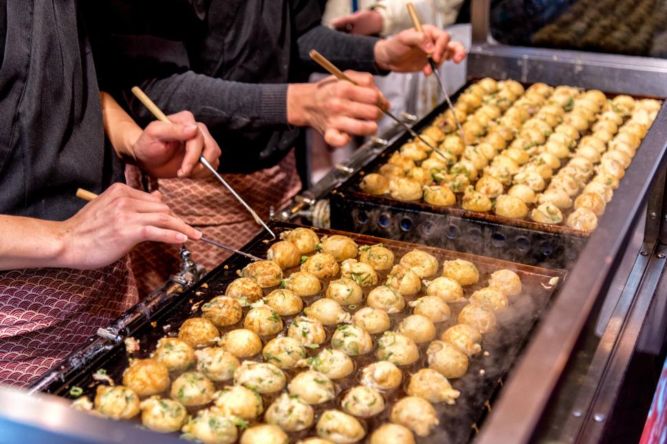 Orașul din Japonia unde turiștii sunt încurajați să mănânce „până dau faliment” 913932