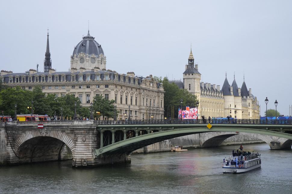 Jocurile Olimpice de la Paris au început oficial cu o ceremonie spectaculoasă pe Sena 914697