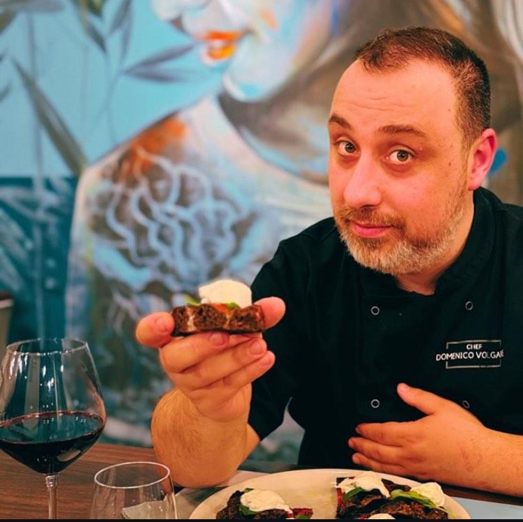 Povestea italianului care face pizza, paste și biscuiți cu făină din zaț de cafea. Este cu 50% mai bogată în fibre decât cea de grâu 914765