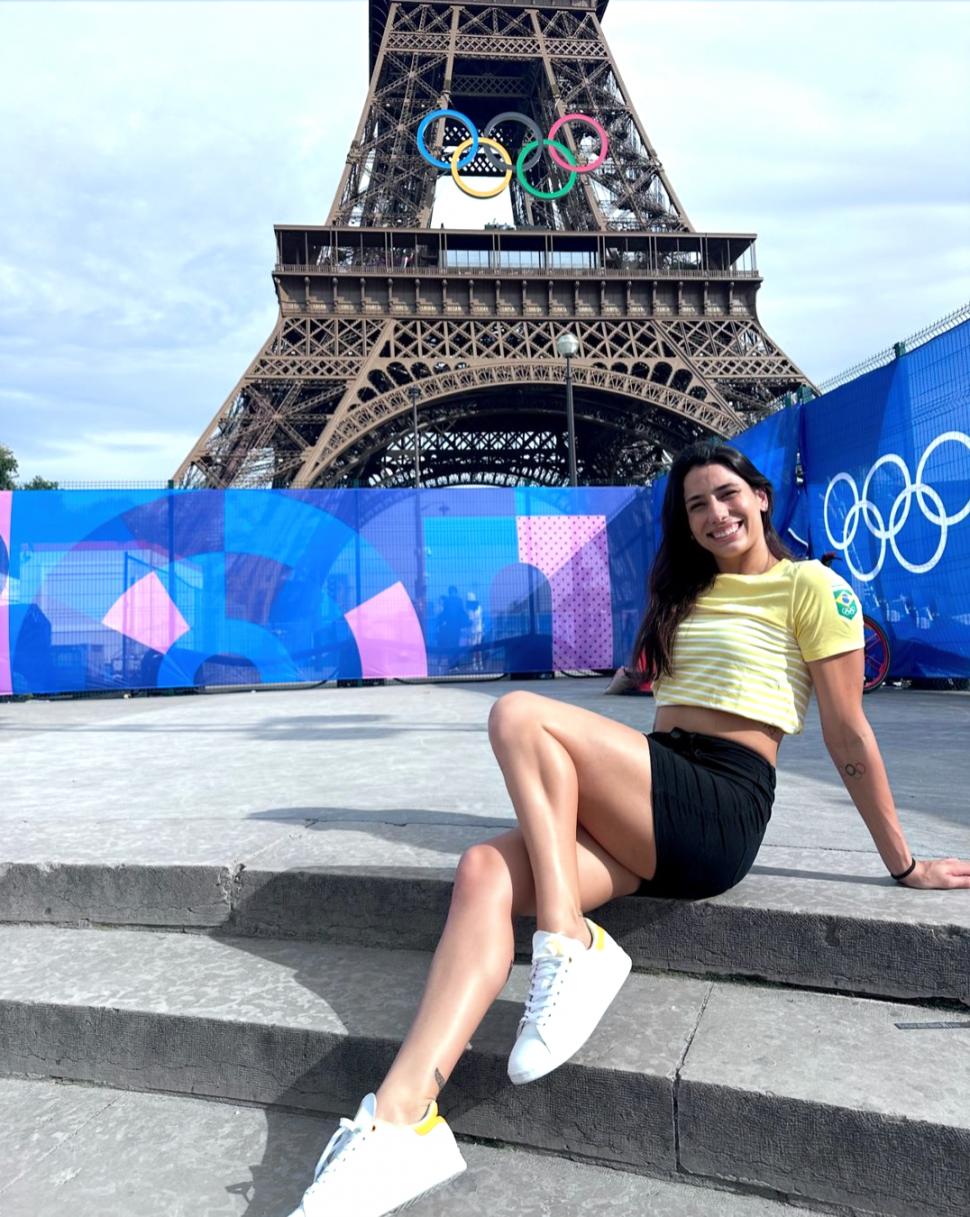 Jocurile Olimpice 2024. O înotătoare braziliană a fost trimisă acasă după ce a vizitat Turnul Eiffel 915172