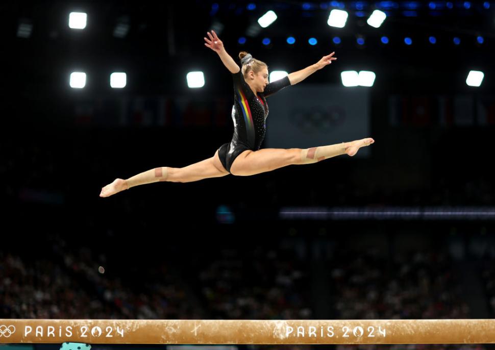 Sabrina Voinea, una dintre gimnastele calificate în finala JO 2024: „Mama îmi dă cea mai multă încredere” 915110