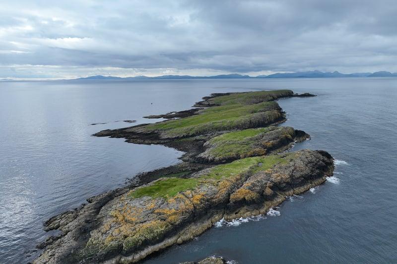 Insula „tinereții veșnice” din Scoția a fost scoasă la vânzare la prețul unui apartament. Ce va găsi aici viitorul proprietar 915264