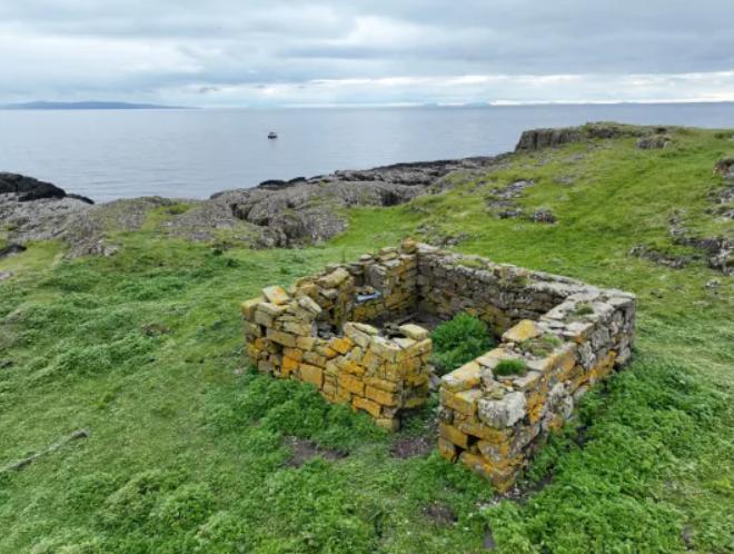 Insula „tinereții veșnice” din Scoția a fost scoasă la vânzare la prețul unui apartament. Ce va găsi aici viitorul proprietar 915268