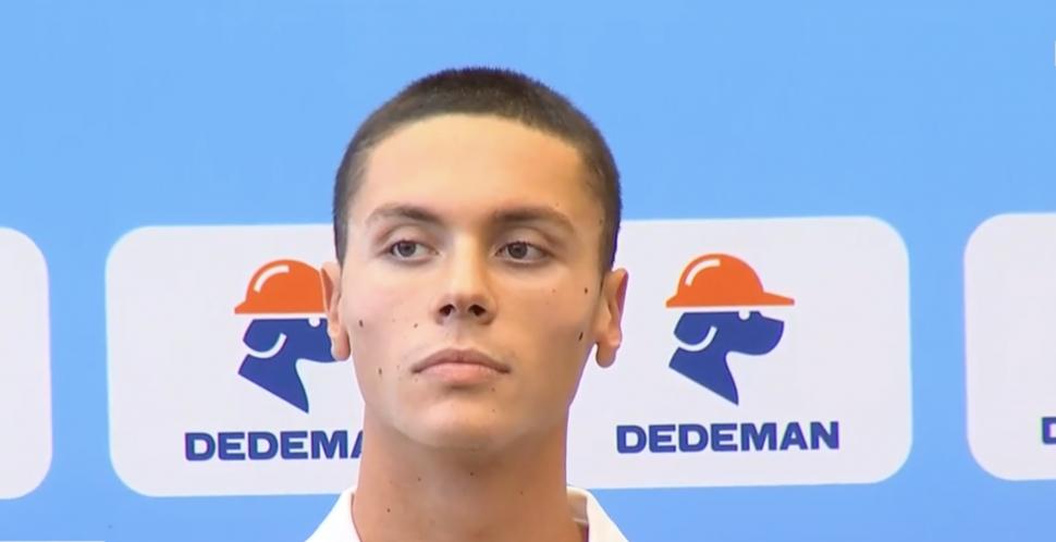 David Popovici a ajuns în România cu medaliile obținute la JO 2024. Mesaj pentru politicieni: „E nevoie de bani investiți cu cap” 915676