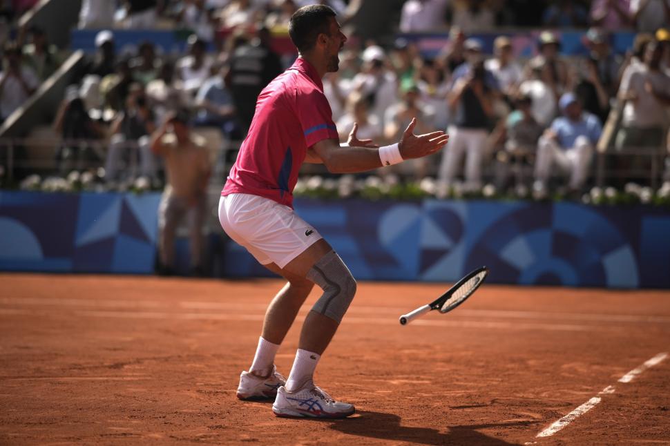 Novak Djokovic a câștigat aurul la JO 2024. Imagini emoționante cu sârbul în lacrimi, după finala cu Alcaraz 915864