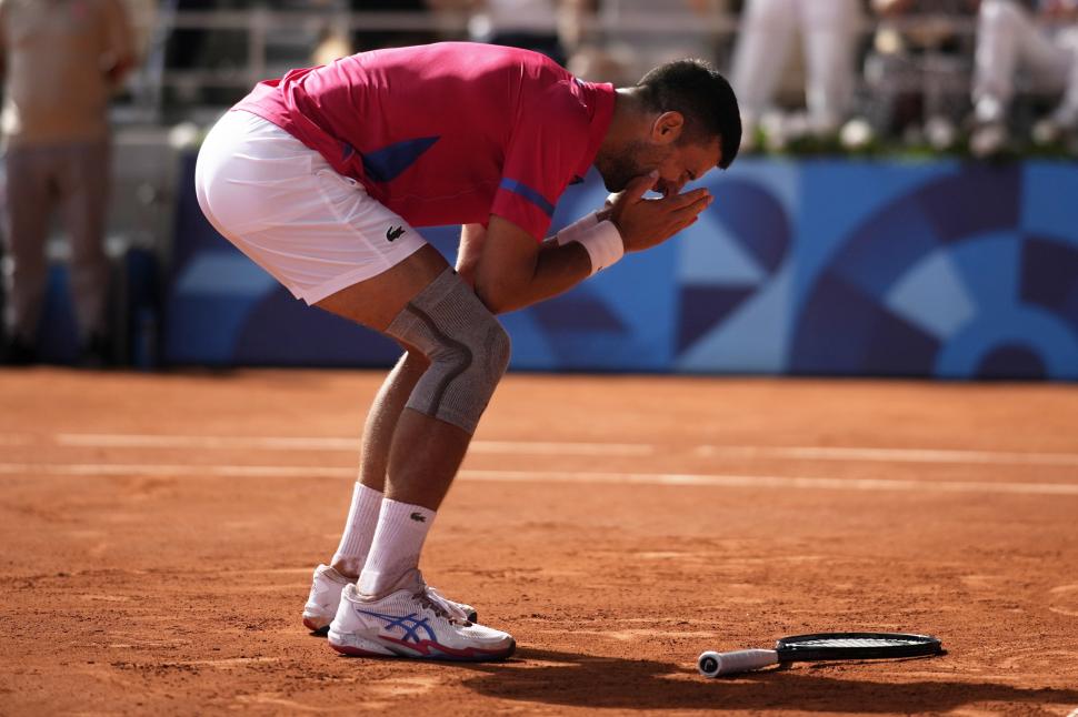 Novak Djokovic a câștigat aurul la JO 2024. Imagini emoționante cu sârbul în lacrimi, după finala cu Alcaraz 915868