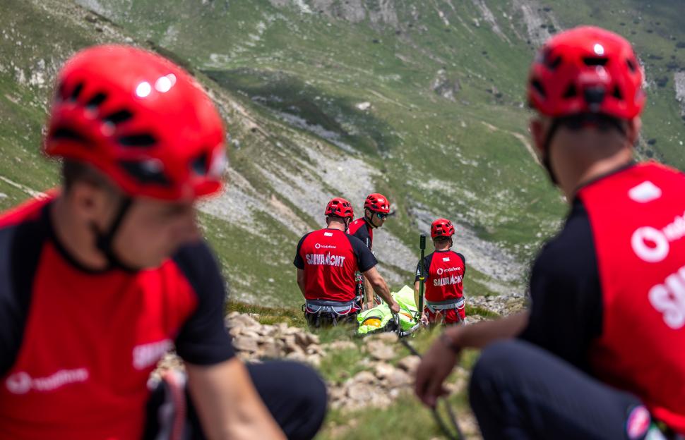 Campania de educație montană #SigurPeMunte, implementată de Vodafone și Salvamont, continuă cu ediția de vară-toamnă  916465