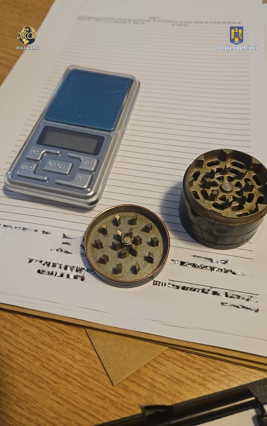 Cum au fost prinși trei traficanți din Cluj chiar înainte să distribuie drogurile la Untold: 14 kg de psihoactive, în roțile de rezervă 916308