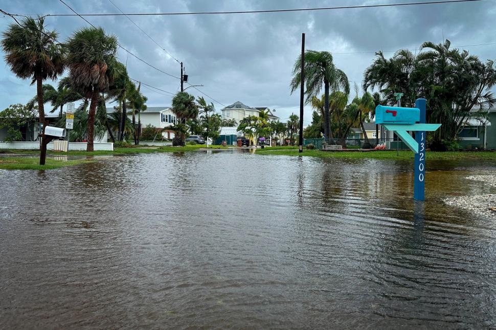 Străzile din Florida s-au transformat în râuri după uraganul Debby, oamenii au scos bărcile. Temeri că inundațiile vor fi catastrofale 916228