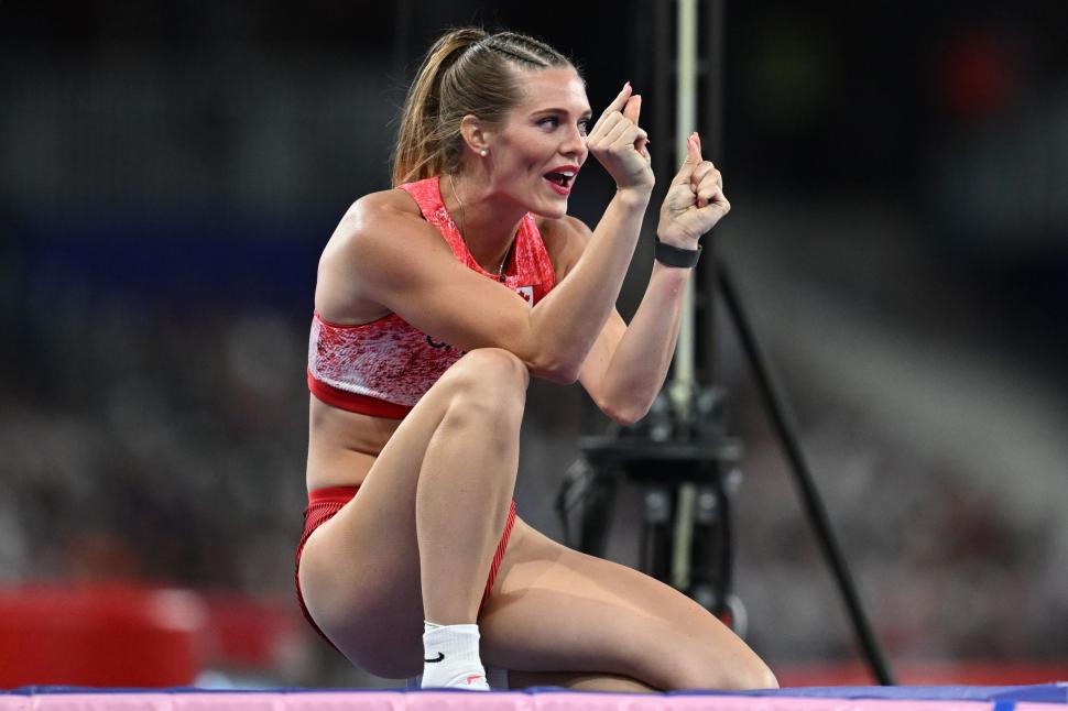 Atleta de pe OnlyFans a stârnit controverse la JO 2024. Cum a sărbătorit după ce a fost medaliată cu bronz 916504