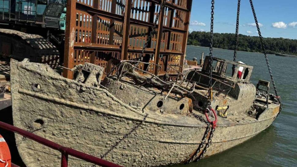 O navă de război a Germaniei naziste a fost scosă din Dunăre după 80 de ani de autoritățile din Serbia. Ce s-a găsit la bord 916481