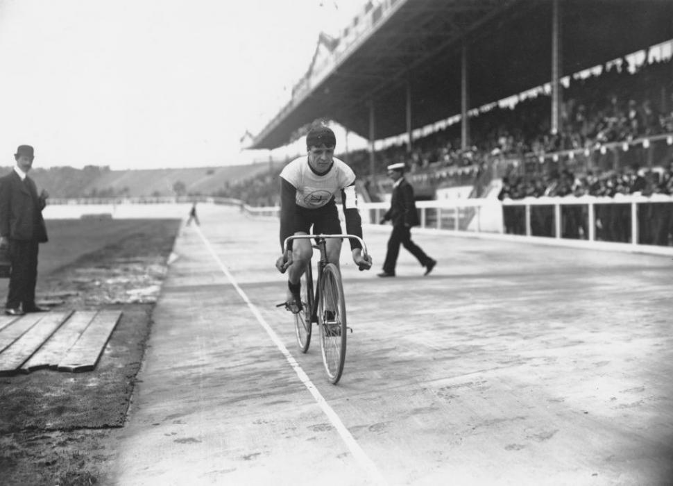 Imagini inedite de la Jocurile Olimpice din 1908. Doar 1% dintre sportivi erau femei. Erupția Vezuviului a mutat ediția la Londra 916685