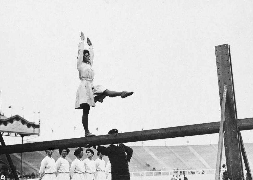 Imagini inedite de la Jocurile Olimpice din 1908. Doar 1% dintre sportivi erau femei. Erupția Vezuviului a mutat ediția la Londra 916702