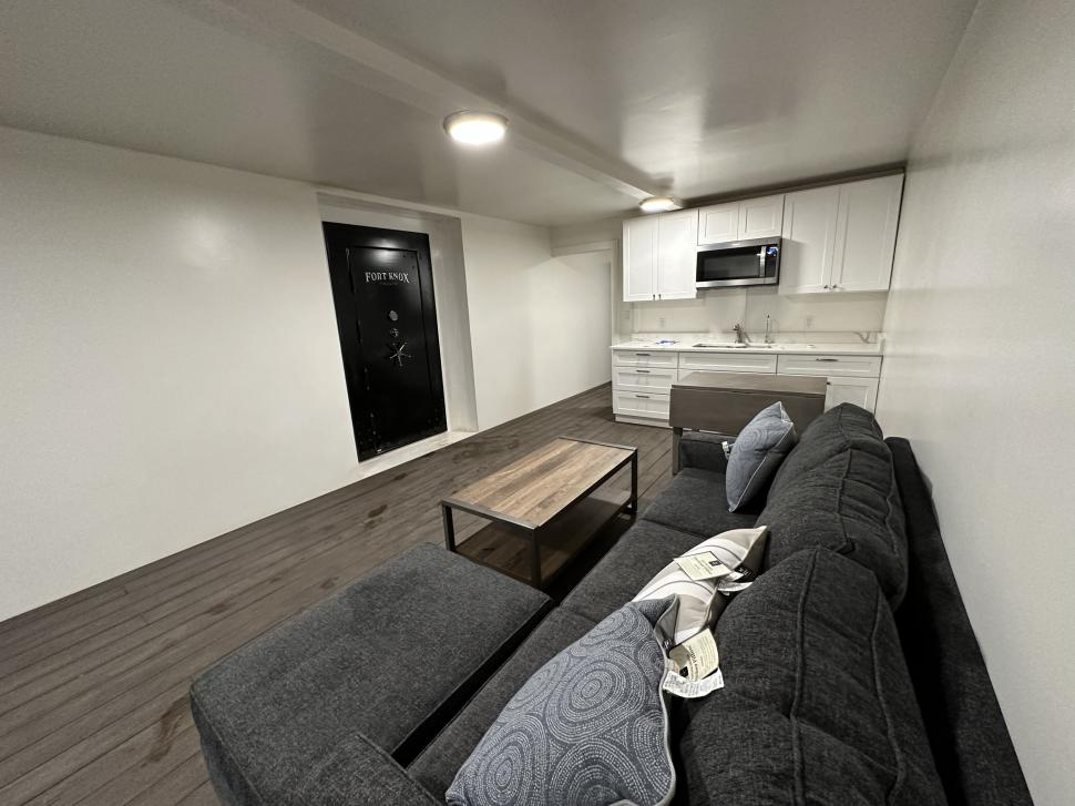 Buncărele apocalipsei. Americanii bogați își cumpără adăposturi de lux de teama unor războaie sau revolte în SUA 916909