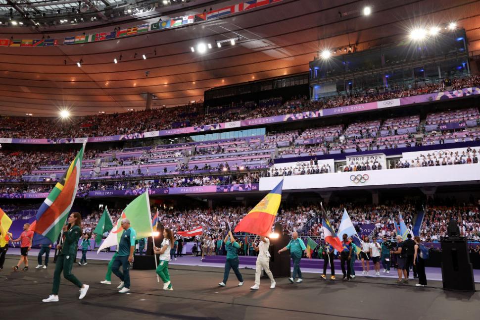 Ceremonia de închidere a Jocurilor Olimpice 2024 în imagini: Călătorul de Aur și lumea distopică din showul de pe Stade de France 917042