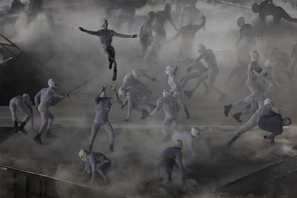 Ceremonia de închidere a Jocurilor Olimpice 2024 în imagini: Călătorul de Aur și lumea distopică din showul de pe Stade de France 917049