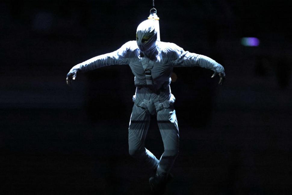 Ceremonia de închidere a Jocurilor Olimpice 2024 în imagini: Călătorul de Aur și lumea distopică din showul de pe Stade de France 917051