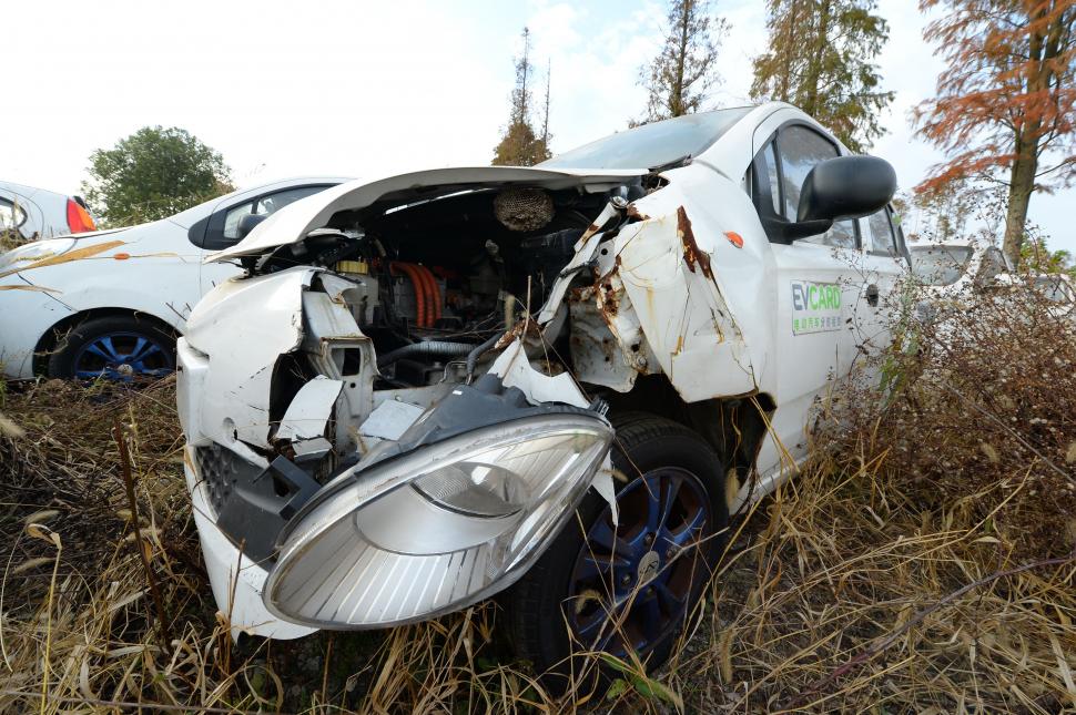 Cimitirul mașinilor electrice. De ce au fost abandonate mii de vehicule pe un câmp din China 916753