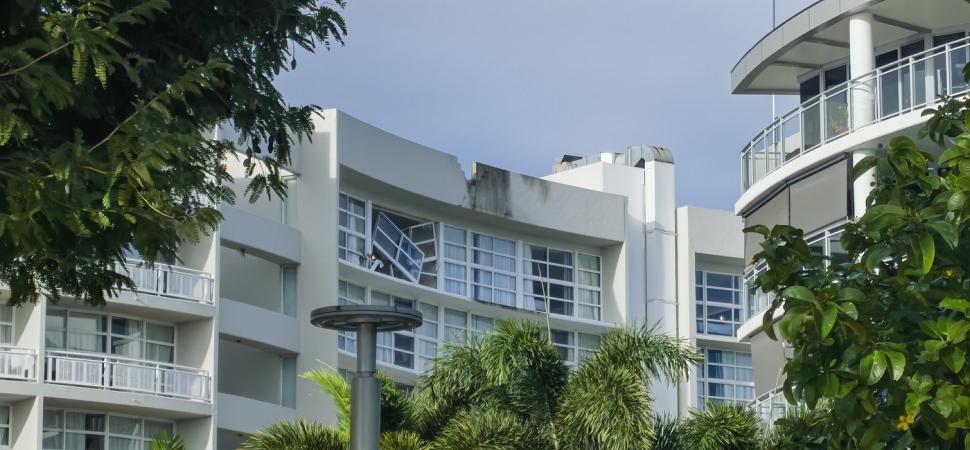 Un elicopter s-a prăbuşit pe acoperişul unui hotel din Australia. Accidentul aviatic a fost urmat de un incendiu 917081