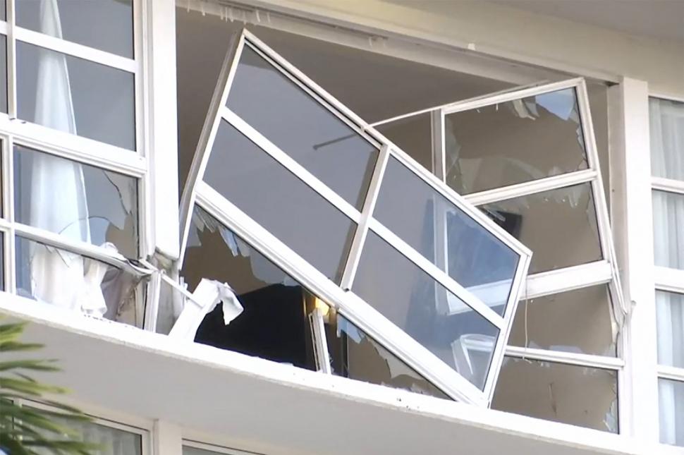 Un elicopter s-a prăbuşit pe acoperişul unui hotel din Australia. Accidentul aviatic a fost urmat de un incendiu 917084