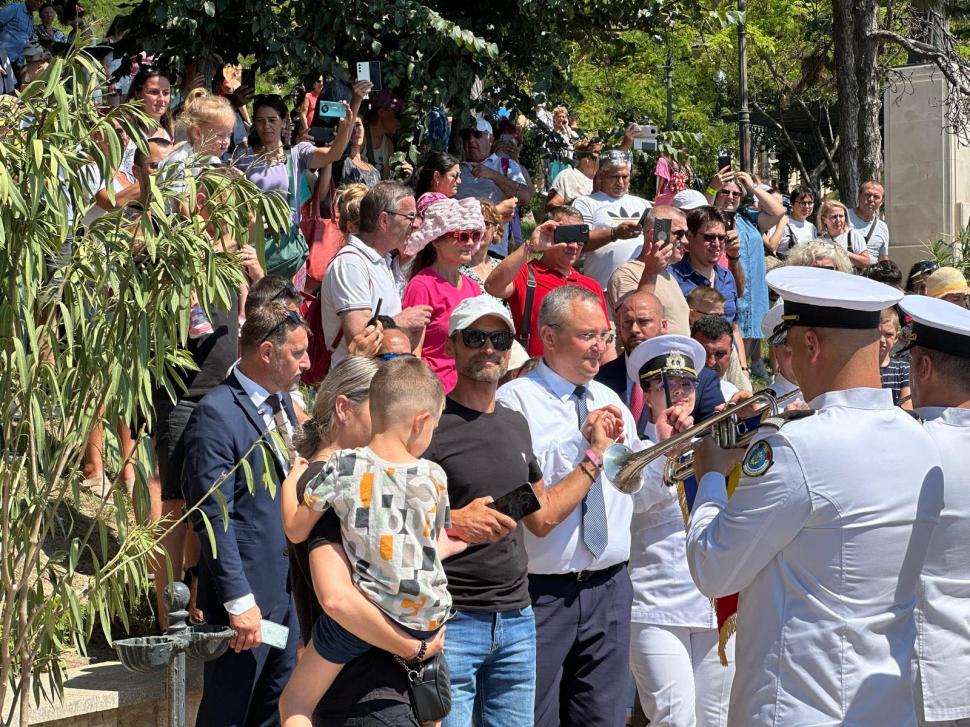 Nicolae Ciucă a jucat hora la Constanța, de Ziua Marinei 917826