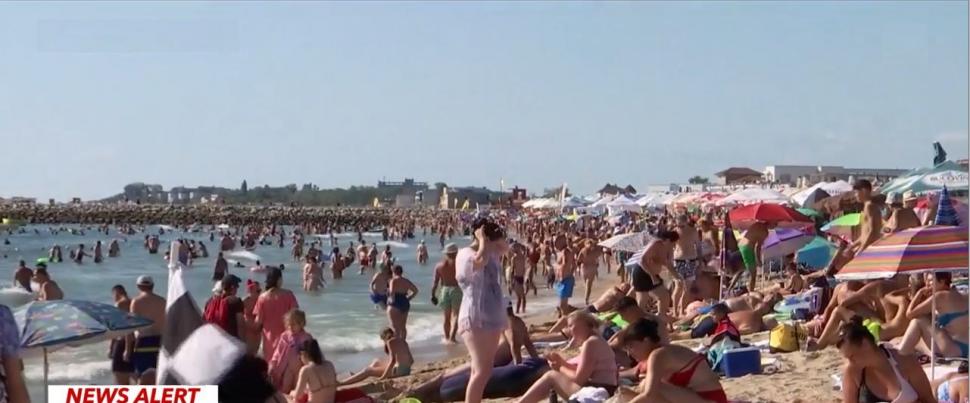 Staţiunile din Constanţa sunt pline ochi de turişti în minivacanţa de Sfânta Maria. Peste 200.000 de români petrec pe litoral 917918