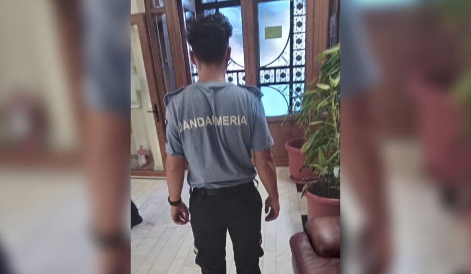 Un jandarm fals cu o armă neletală a fost prins de poliţişti la evenimentul dedicat gimnastei Ana Maria Bărbosu 917887