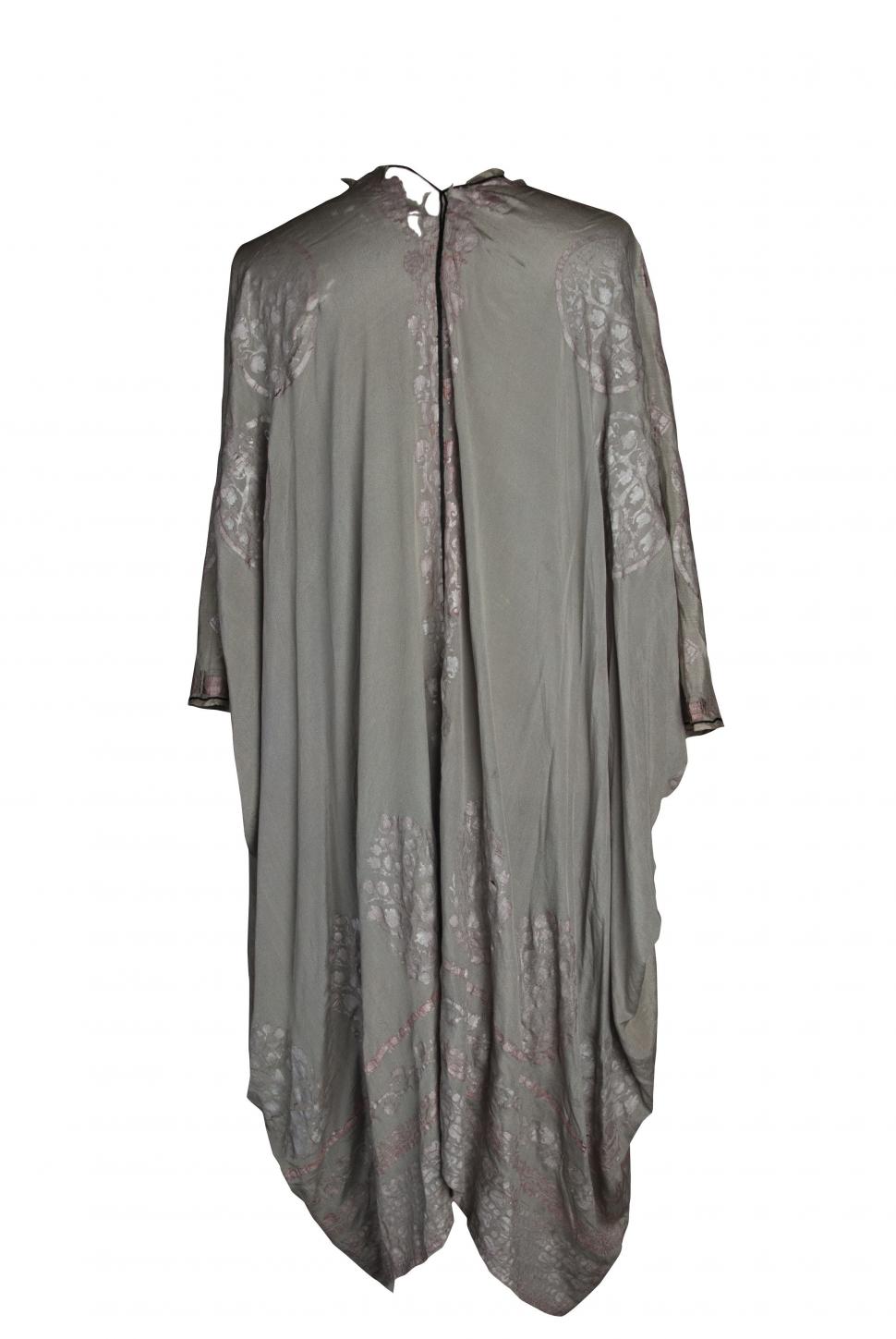 În interiorul depozitului secret unde sunt ținute mii de obiecte recuperate de pe Titanic. Poveștile despre care nu s-a aflat până acum 917642