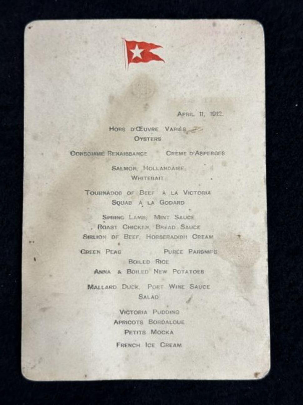 În interiorul depozitului secret unde sunt ținute mii de obiecte recuperate de pe Titanic. Poveștile despre care nu s-a aflat până acum 917647