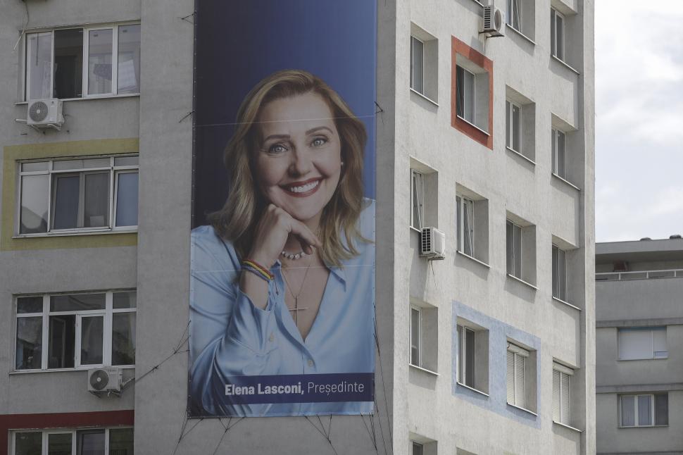 Cât costă promovarea Elenei Lasconi pentru prezidențiale. Primărița își face deja campanie prin mănăstiri, la Untold și în Vama Veche 918432