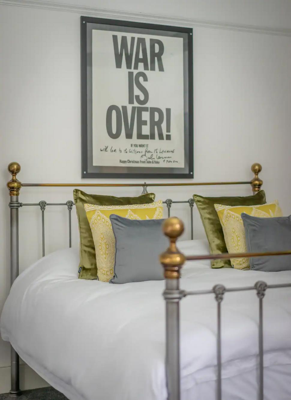 Casa care găzduia clubul unde membrii formaţiei Beatles şi-au început cariera se poate închiria online: „Au cântat şi au stat aici” 918780