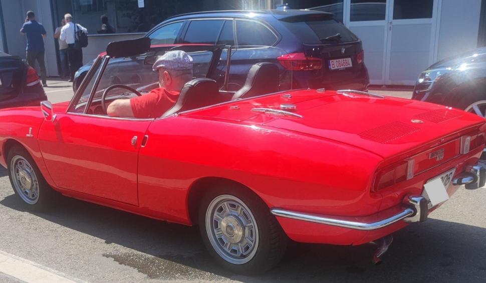 Imagini de colecție cu un Fiat 850 Sport Spider decapotabil, adus pentru inspecție la RAR 918756