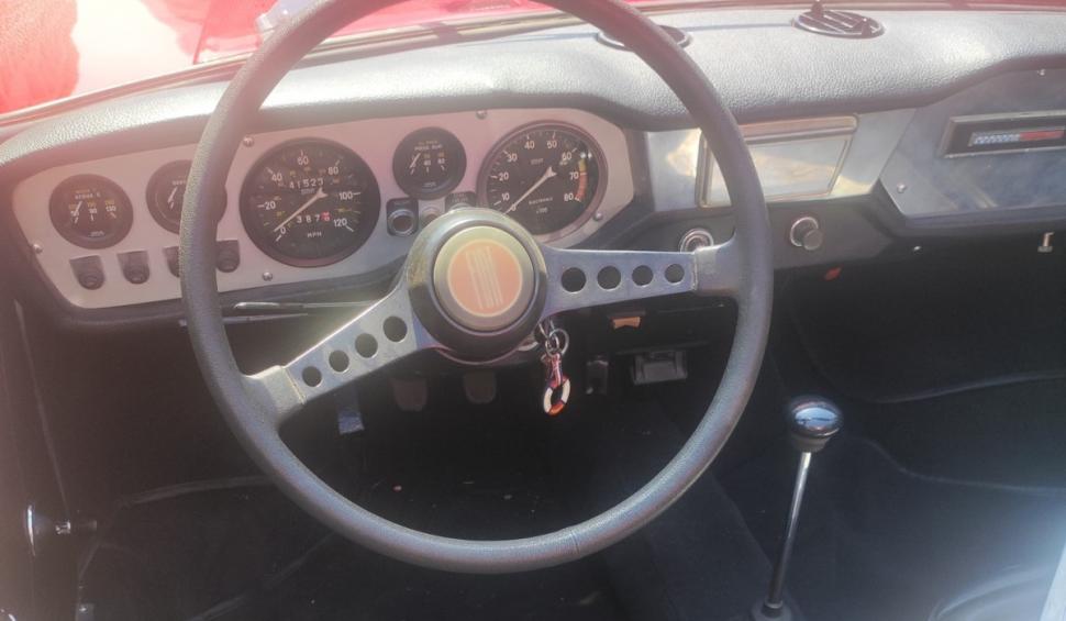 Imagini de colecție cu un Fiat 850 Sport Spider decapotabil, adus pentru inspecție la RAR 918757