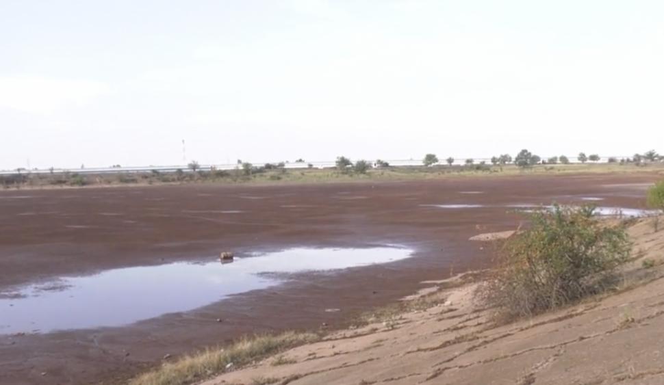 Fenomen bizar pe cer, în Oradea: Oamenii au filmat nori de praf roșu în oraș. Pulberea ar fi de la o fostă fabrică de vopsele 918989