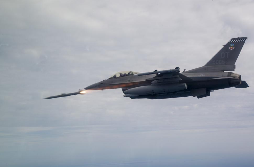 SUA au aprobat vânzarea rachetelor AIM-120 către România. Acestea sunt compatibile cu avioanele F-16 și F-35 918926