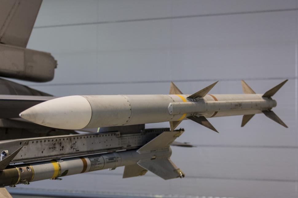 SUA au aprobat vânzarea rachetelor AIM-120 către România. Acestea sunt compatibile cu avioanele F-16 și F-35 918939