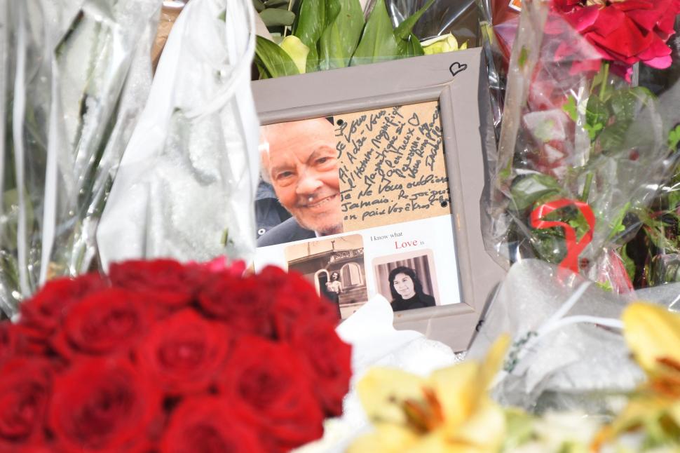  Alain Delon a fost înmormântat la moșia sa din Douchy, în capela construită chiar de el 919249