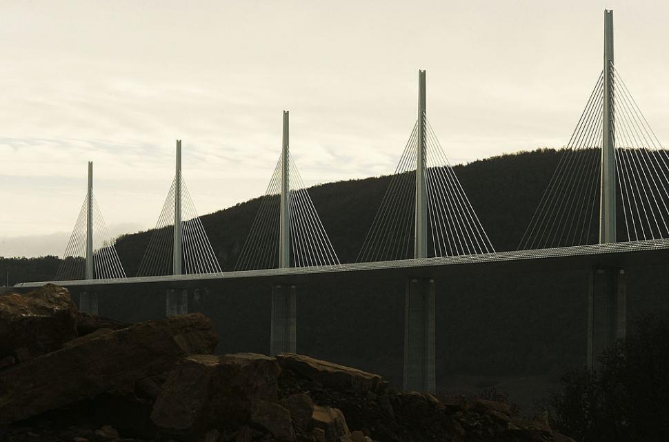 Viaductul Millau: Cum a schimbat cel mai înalt pod din lume harta Europei. „O minune a lumii moderne” 919011