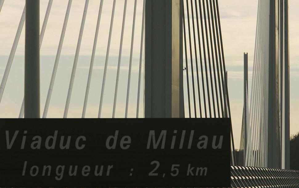 Viaductul Millau: Cum a schimbat cel mai înalt pod din lume harta Europei. „O minune a lumii moderne” 919013