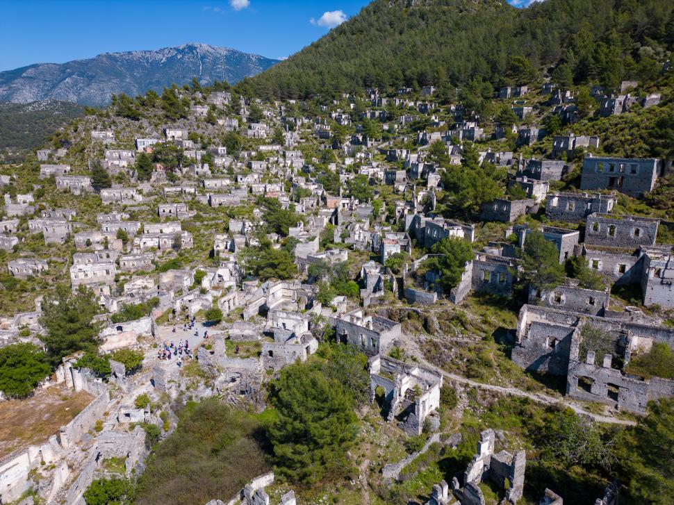 Orașul fantomă care a fost abandonat 100 de ani. „Oglinda întunecată a trecutului nostru” 919671