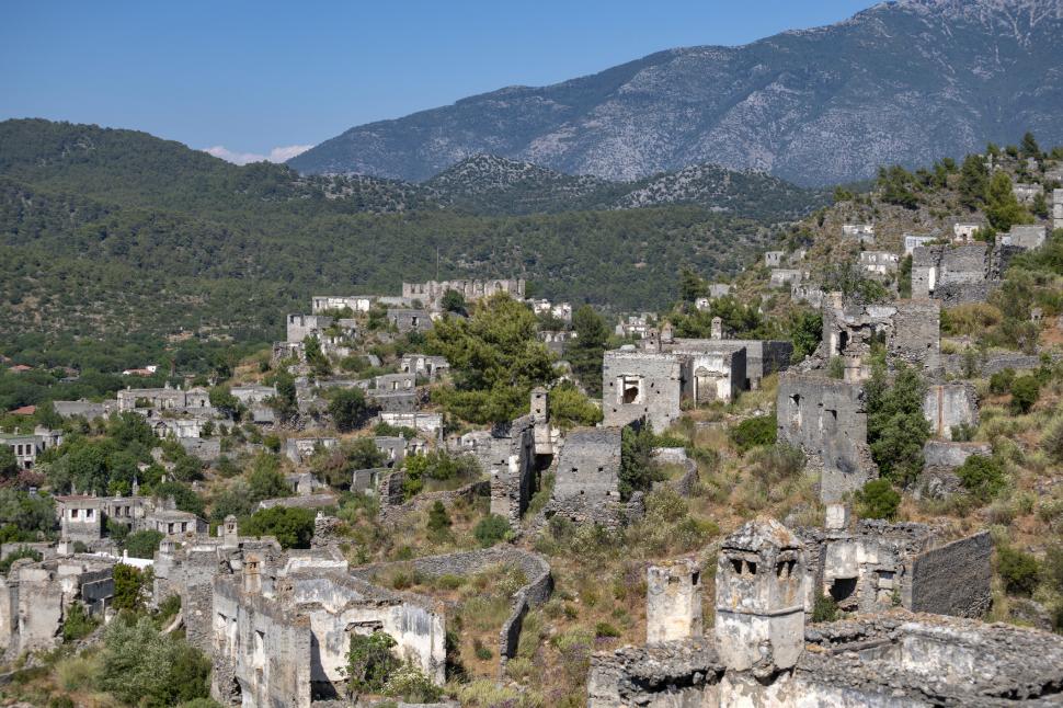 Orașul fantomă care a fost abandonat 100 de ani. „Oglinda întunecată a trecutului nostru” 919680