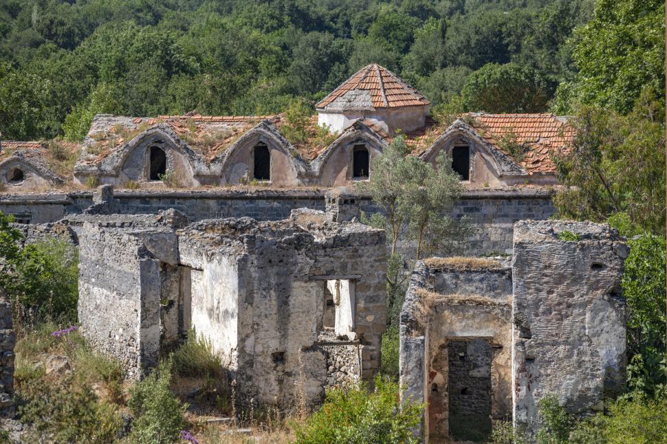 Orașul fantomă care a fost abandonat 100 de ani. „Oglinda întunecată a trecutului nostru” 919681