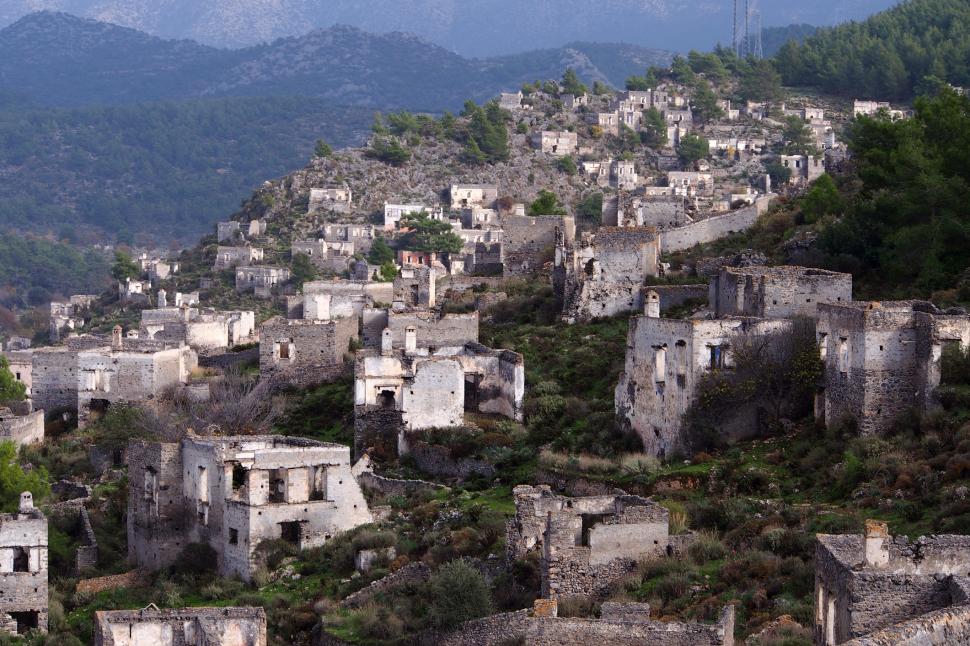 Orașul fantomă care a fost abandonat 100 de ani. „Oglinda întunecată a trecutului nostru” 919685