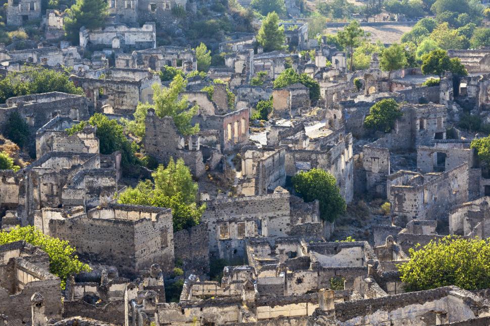 Orașul fantomă care a fost abandonat 100 de ani. „Oglinda întunecată a trecutului nostru” 919690