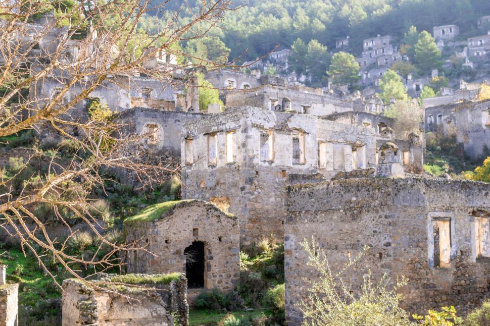 Orașul fantomă care a fost abandonat 100 de ani. „Oglinda întunecată a trecutului nostru” 919702